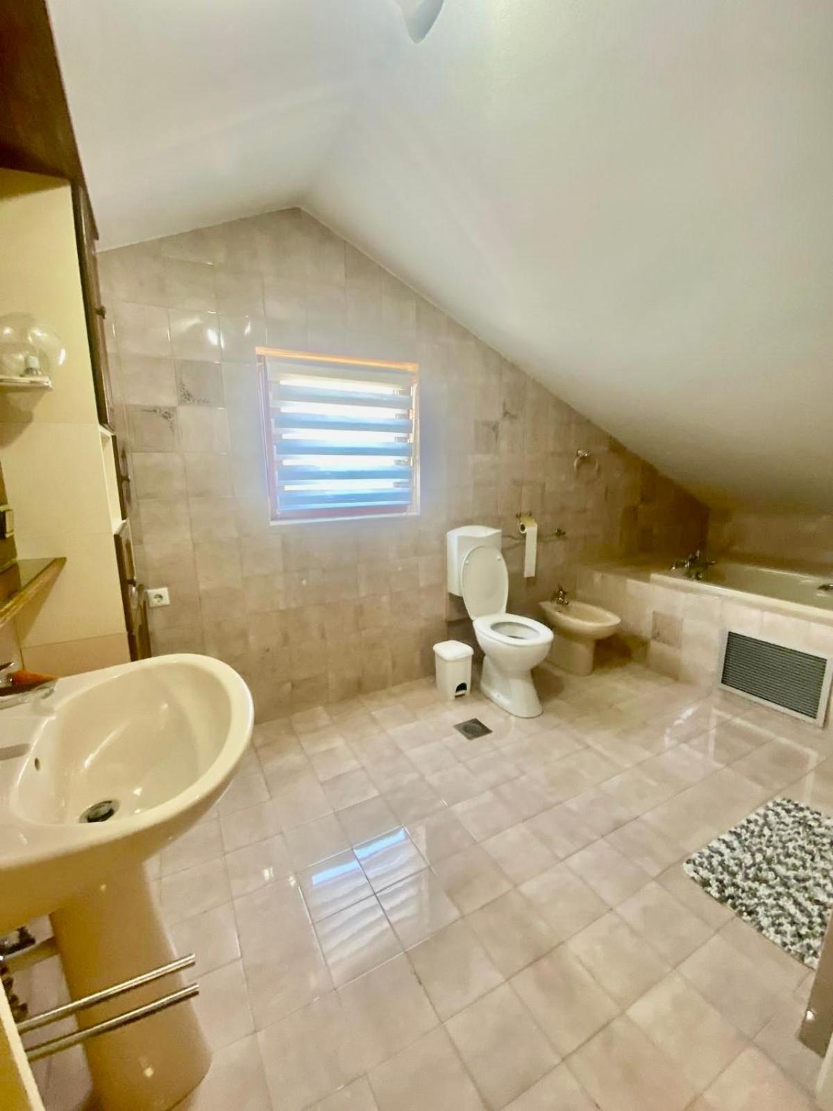 Holiday Home Angela Kastela Exterior photo